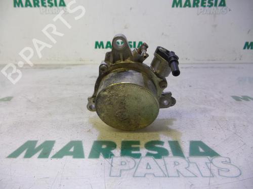 Used Vacuum pump FIAT 500 (312_) 0.9 (312AXG1A, 312.AXG11) (86 hp) 31504208
