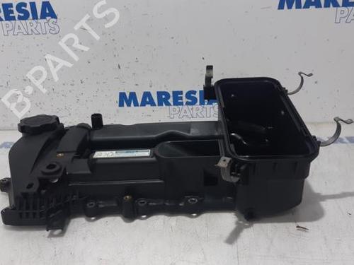 Used Valve cover PEUGEOT 107 (PM_, PN_) 1.0 (68 hp) 31499439