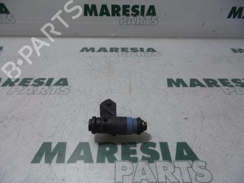 Used Injector RENAULT CLIO II (BB_, CB_) 1.4 16V (B/CB0P, BB13) (98 hp) 31488218