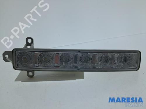 Used Right daytime light Right daytime light 37524271 37524271