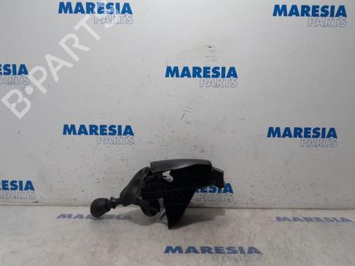 Used Gear lever RENAULT TRAFIC III Van (FG_) 1.6 dCi 90 (FGME) (90 hp) 31396259