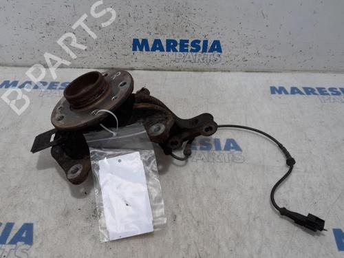Used Right front steering knuckle RENAULT SCÉNIC III (JZ0/1_) 2.0 16V (JZ0G, JZ0P, JZ1E, JZ1P) (140 hp) 31443613