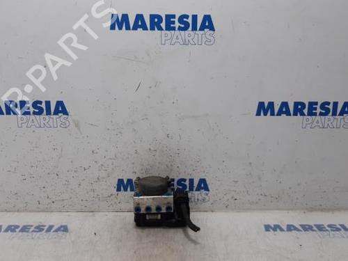 Used ABS pump FIAT 500 C (312_) 1.2 (312CXA1A, 312AXA1A) (69 hp) 31452877