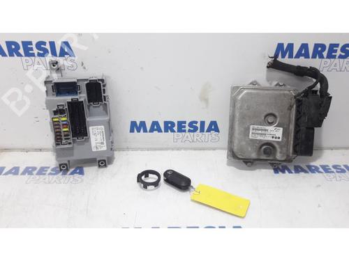 Used Engine control unit (ECU) OPEL COMBO Box Body/MPV (X12) 1.3 CDTI (B05) (95 hp) 31516237