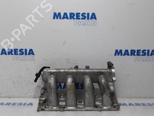 Used Injection rail RENAULT ESPACE IV (JK0/1_) 2.0 (JK0A, JK1D, JK0N) (170 hp) 31445560