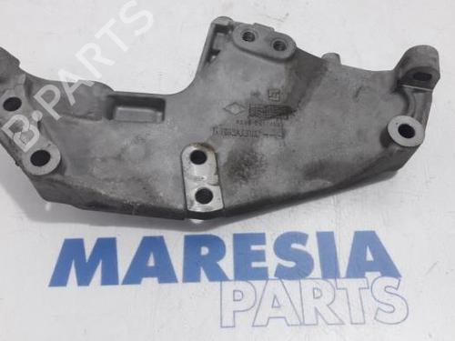 Used Gearbox mount RENAULT TRAFIC II Van (FL) 2.0 dCi 115 (FL01, FL0U, FL00, FL0H, FL0M) (114 hp) 31530957