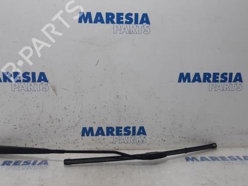 front-windshield-wiper-arm-renault-kangoo-express-fw01_-2008-31466478 main image
