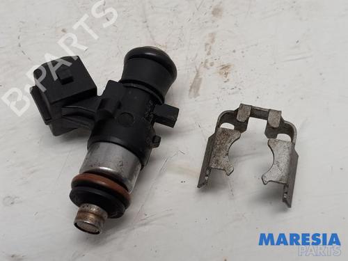 Used Injector RENAULT TWINGO II (CN0_) 1.2 16V (CN0K, CN0V, CN0A) (76 hp) 31533985