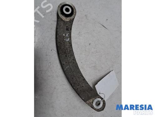 Venstre bagtil bærearm ALFA ROMEO GIULIA (952_) 2.2 D (952AEM250, 952AEA250) (150 hp) 31444899