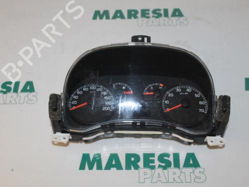 Used Instrument cluster FIAT PUNTO (188_) 1.4 (95 hp) 31491574