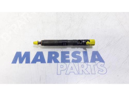 Used Injector RENAULT CLIO III (BR0/1, CR0/1) 1.5 dCi (88 hp) 31520726