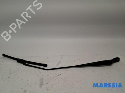 Used Front windshield wiper arm Front windshield wiper arm PEUGEOT 208 I (CA_, CC_) 1.0 VTi (68 hp) 31451018 31451018