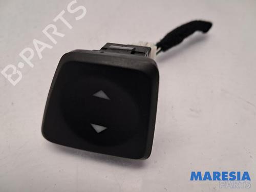 Used Left front window switch ABARTH 500C / 595C / 695C 1.4 (312.AXF1A, 312.AXF11, 312.AXD1A) (140 hp) 31500754