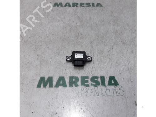 Used Electronic sensor RENAULT KOLEOS I (HY_) 2.0 dCi (HY0K) (150 hp) 31524519