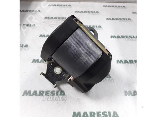 Used Rear center seatbelt RENAULT CLIO II (BB_, CB_) 1.2 (BB0A, BB0F, BB10, BB1K, BB28, BB2D, BB2H, CB0A,... (58 hp) 31487951
