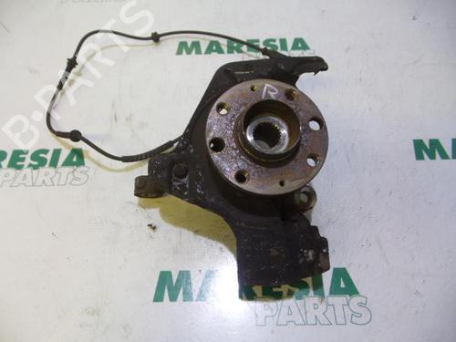 Used Right front steering knuckle FIAT GRANDE PUNTO (199_) 1.4 T-Jet (199AXM1A, 199BXM1A, 199BXN1A) (120 hp) 31400397