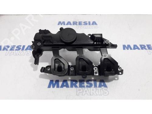 Used Valve cover RENAULT TRAFIC II Bus (JL) 2.0 dCi 115 (JL00, JL01, JL0H, JL0M, JL0U) (114 hp) 31525707