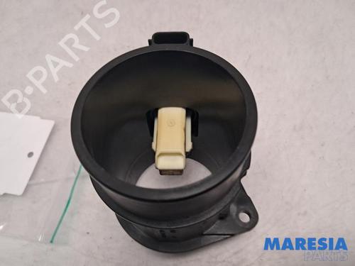Used Mass air flow sensor Mass air flow sensor RENAULT CLIO IV Grandtour (KH_) 1.5 dCi 90 (KHN3, KHN4) (90 hp) 31429827 31429827