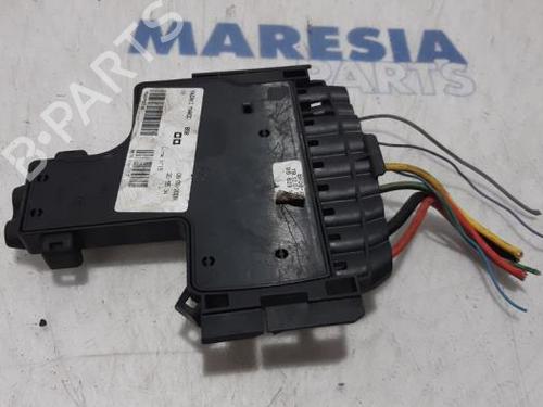 fuse-box-citroen-c4-grand-picasso-i-ua_-2006-2007-2008-2009-2010-2011-2012-2013-31421557 main image