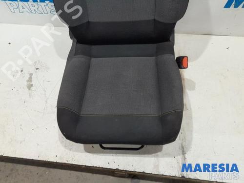 Right front seat CITROËN C3 III (SX) 1.2 VTi 82 | BP31450770C16