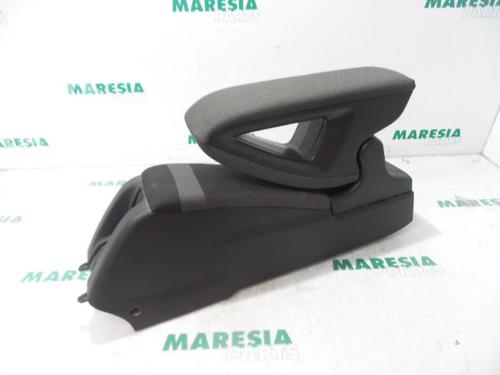 Armlæn CITROËN C4 CACTUS 1.2 VTi 82 (82 hp) 31458706