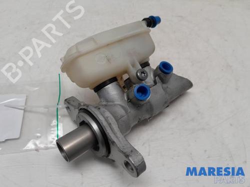 Used Brake master cylinder RENAULT SCÉNIC III (JZ0/1_) 2.0 16V (JZ0G, JZ0P, JZ1E, JZ1P) (140 hp) 31512029