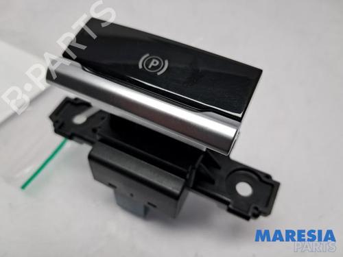 switch-citroen-c4-picasso-ii-2013-31430948 main image