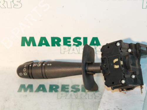 steering-column-stalk-renault-scenic-i-mpv-ja01_-fa0_-1999-2000-2001-2002-2003-2004-2005-2006-2007-2008-2009-2010-31436892 main image