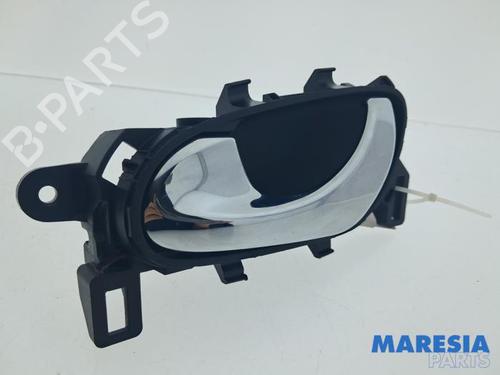 Used Rear left exterior door handle Rear left exterior door handle RENAULT KADJAR (HA_, HL_) 1.2 TCe 130 (HLMR) (130 hp) 39690191 39690191