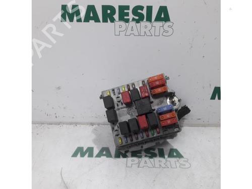 fuse-box-alfa-romeo-gt-937_-2003-2004-2005-2006-2007-2008-2009-2010-31445200 main image