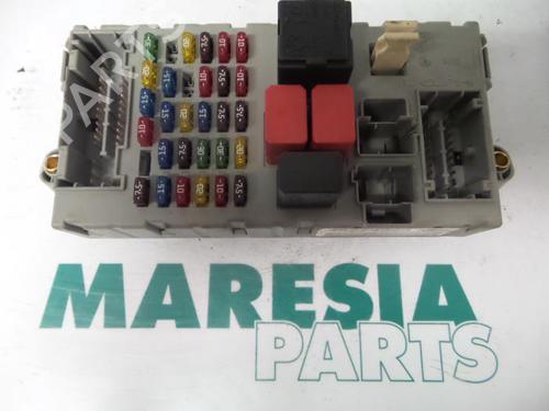 Used Fuse box FIAT PUNTO (188_) 1.2 16V 80 (188.233, .235, .253, .255, .333, .353, .639,... (80 hp) 31416541