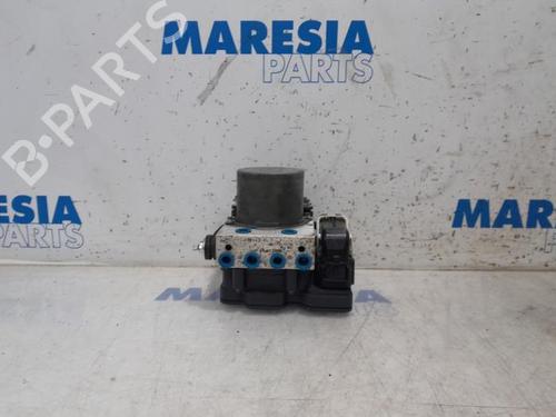 Used ABS pump RENAULT KANGOO Express (FW0/1_) 1.5 dCi 90 (FW0G, FW05, FW08, FW11) (90 hp) 31468703