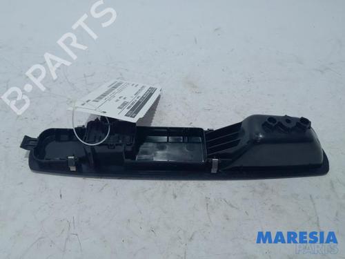 Switch RENAULT SCÉNIC III (JZ0/1_) 1.5 dCi | BP31384096I30