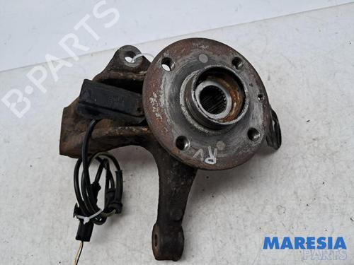 Used Right front steering knuckle Right front steering knuckle PEUGEOT 107 (PM_, PN_) 1.0 (68 hp) 36420642 36420642