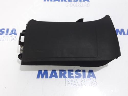 Used Knee airbag FIAT PUNTO EVO (199_) 1.3 D Multijet (84 hp) 31529183
