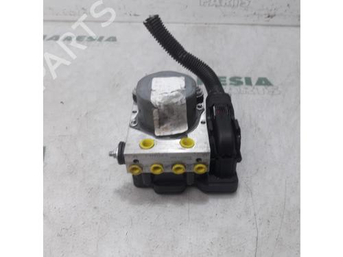 Used ABS pump RENAULT KADJAR (HA_, HL_) 1.2 TCe 130 (HLMR) (130 hp) 31518242