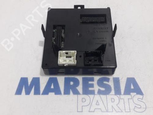 Used Fuse box RENAULT LAGUNA II Grandtour (KG0/1_) 1.8 16V (121 hp) 31425144