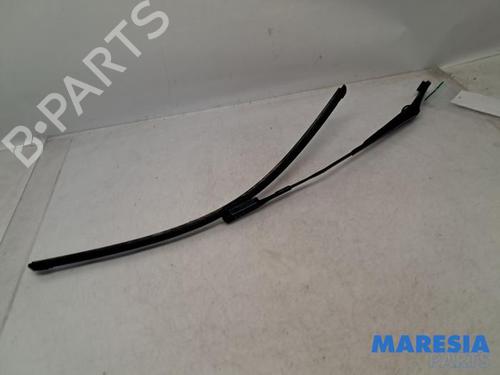 Used Front windshield wiper arm ALFA ROMEO GIULIA (952_) 2.0 (952ABA25B) (200 hp) 31477712