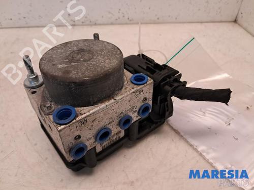 Used ABS pump FIAT 500 (312_) 1.2 (312AXA1A) (69 hp) 31520507