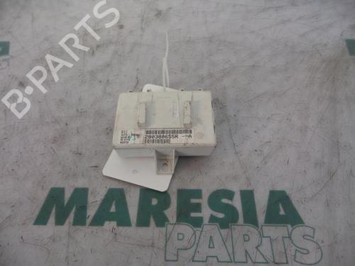 Used Control unit RENAULT MEGANE III Grandtour (KZ0/1) 1.5 dCi (KZ09, KZ0D, KZ1G, KZ29, KZ14, KZ1W, KZ10, KZ1F,... (110 hp) 31536604