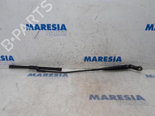 front-windshield-wiper-arm-fiat-500-312_-2007-31395362 main image