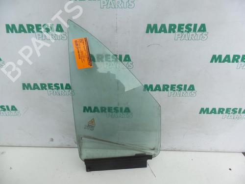 front-right-quarter-glass-renault-megane-i-cabriolet-ea01_-1996-1997-1998-1999-2000-2001-2002-2003-31392942 main image