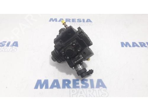 Used Fuel pump RENAULT TRAFIC II Bus (JL) 2.0 dCi 115 (JL00, JL01, JL0H, JL0M, JL0U) (114 hp) 31439051