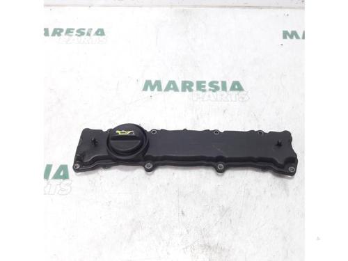 Used Valve cover CITROËN C4 Coupe (LA_) 1.4 16V (88 hp) 31527527