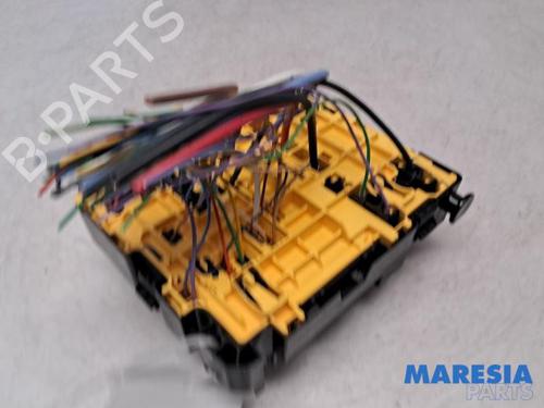 Used Fuse box PEUGEOT 5008 II (MC_, MJ_, MR_, M4_) 1.2 THP (MRHNYH, MRHNYW, MRHNSJ, MRHNSU, MRHNSM) (131 hp) 31467168