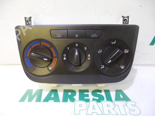 Used Climate control FIAT GRANDE PUNTO (199_) 1.4 (199AXB11, 199AXB1A, 199BXB1A, 199AXL1A) (77 hp) 31460639