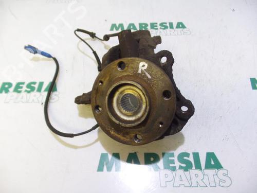 Used Right front steering knuckle PEUGEOT 207 (WA_, WC_) 1.6 16V VTi (120 hp) 31397437