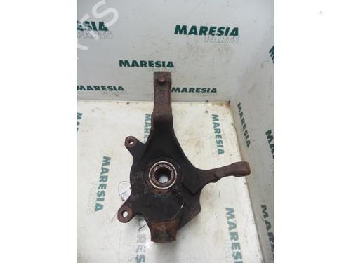 Right front steering knuckle RENAULT LAGUNA II (BG0/1_) 3.0 V6 24V (BG01, BG02, BG0D, BG0Y) | BP31434477M26