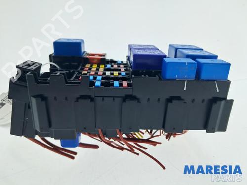 Fuse box RENAULT CAPTUR II (HF_) TCe 160 (HFN1) | BP39932849E1 - Image 2