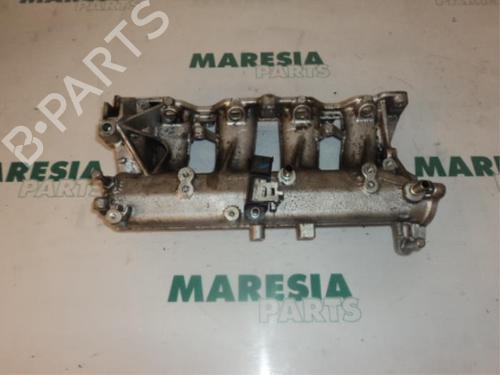 Used Injection rail RENAULT VEL SATIS (BJ0_) 2.0 16 V Turbo (170 hp) 31461312